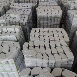 秦皇岛芝麻白石材冰裂纹，碎拼。