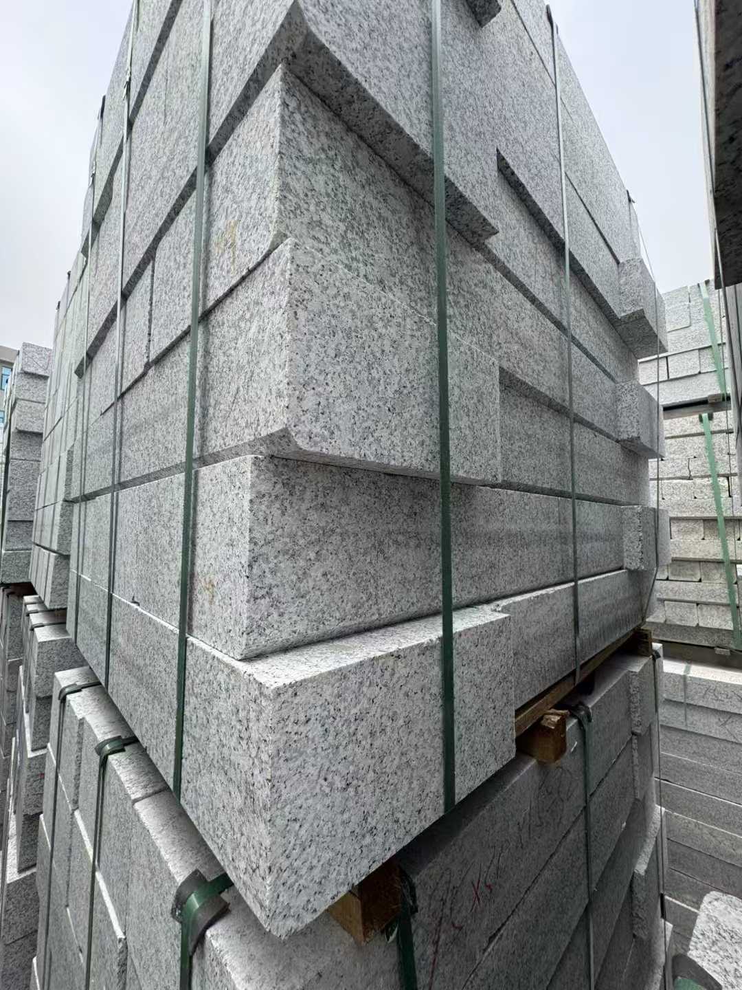 秦皇岛芝麻白路牙石 马路牙子