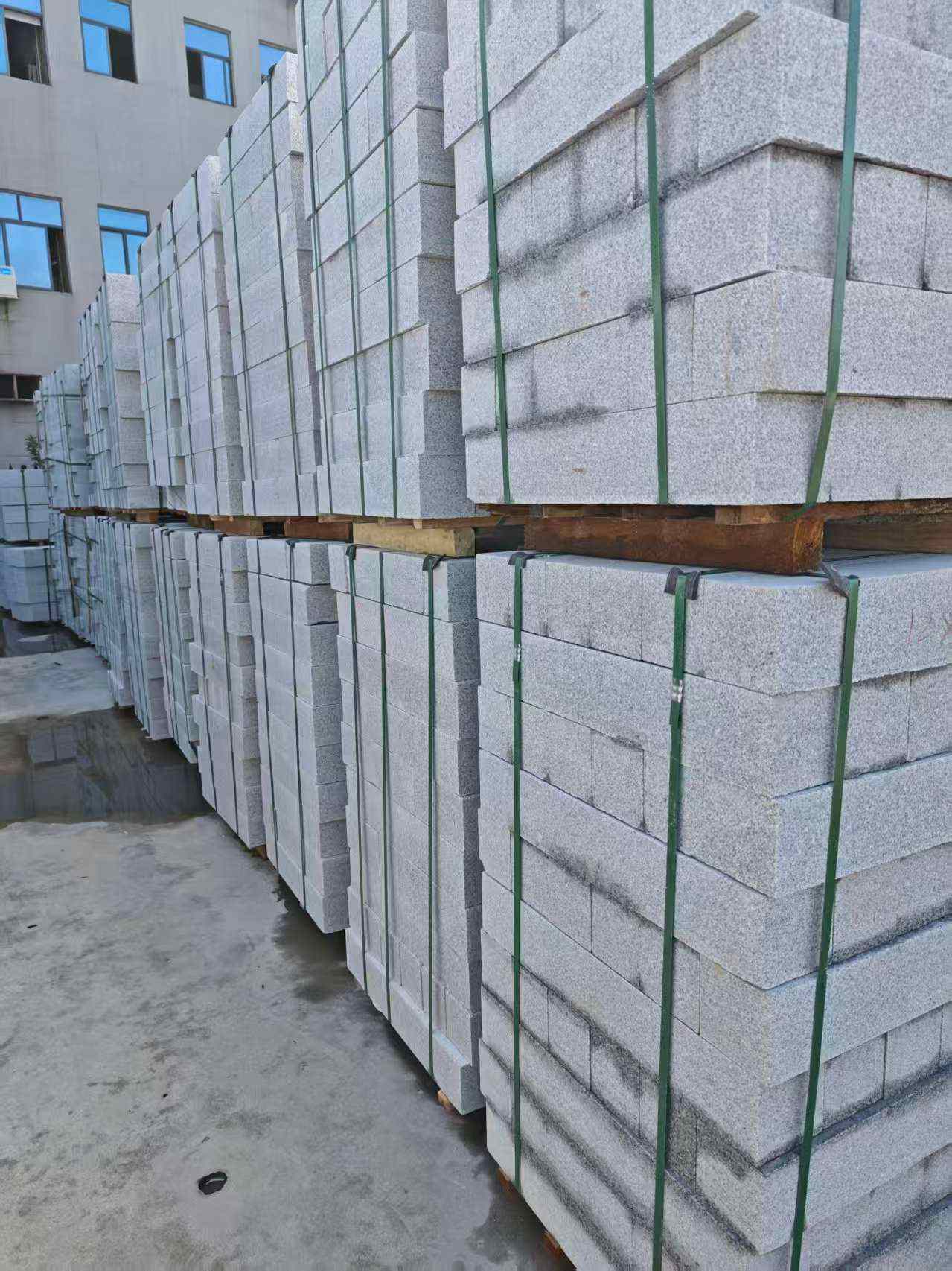 秦皇岛芝麻白路牙石，路侧石