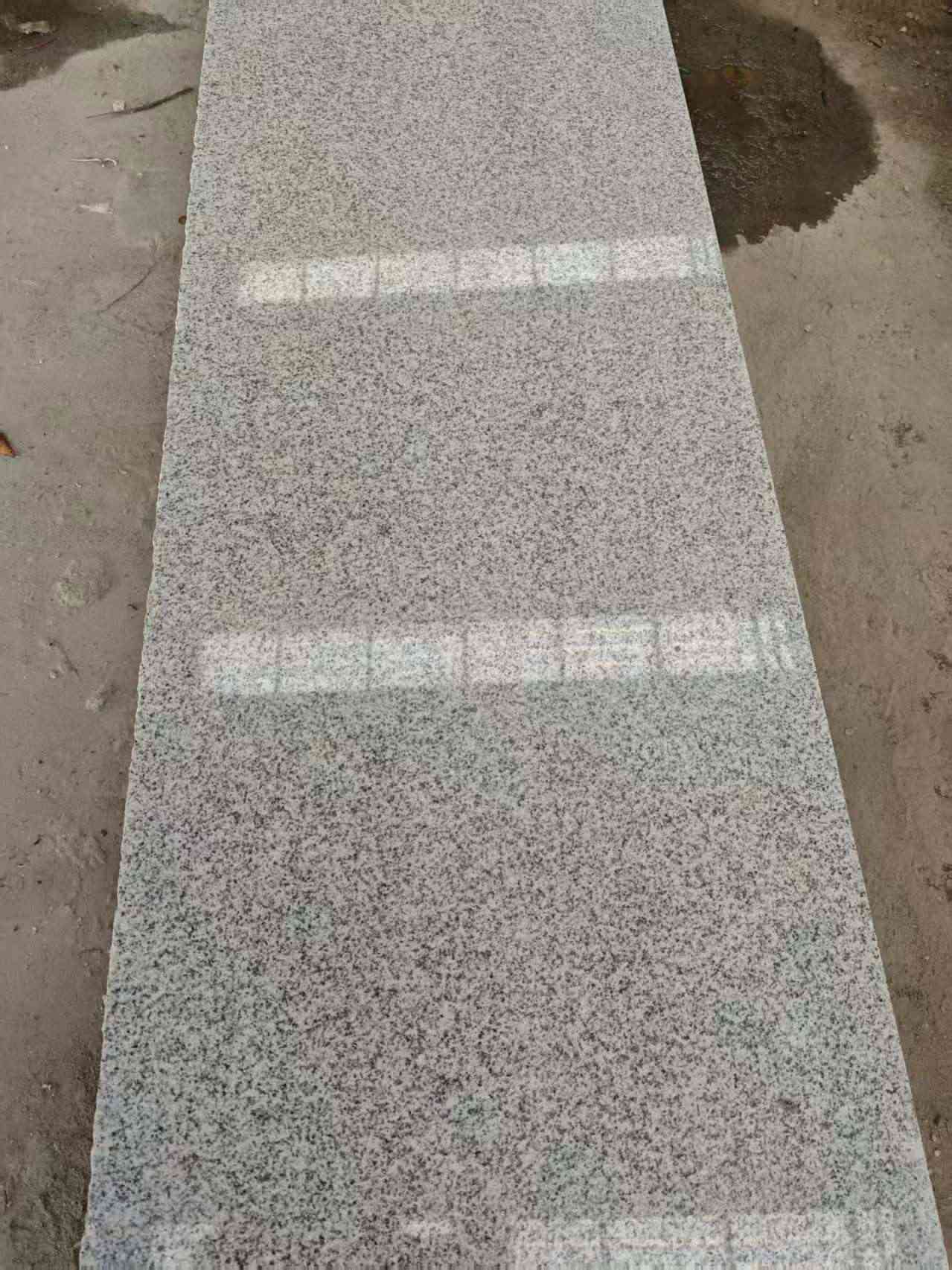 秦皇岛芝麻白光面毛板